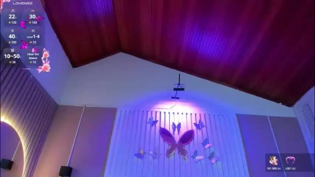 Image 3 of diosa_cristal Stream on Chaturbate on 1 month ago