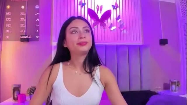 Image 3 of diosa_cristal Stream on Chaturbate on 1 month ago