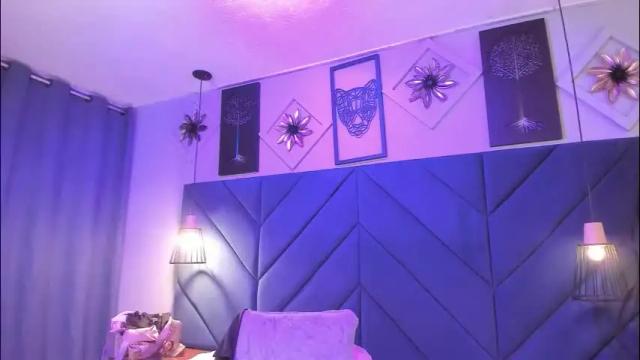 Image 4 of diosa_cristal Stream on Chaturbate on 1 month ago