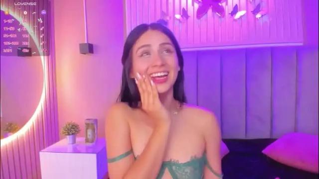 Image 3 of diosa_cristal Stream on Chaturbate on 1 month ago