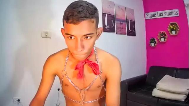 Image 12 of dirty_sexygroup Stream on Chaturbate on 17 months ago
