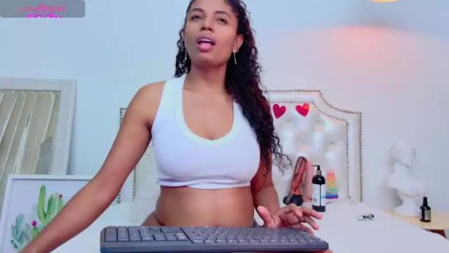 Image 10 of dirtygril Stream on Chaturbate on 16 months ago