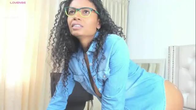 Image 4 of dirtygril Stream on Chaturbate on 28 days ago