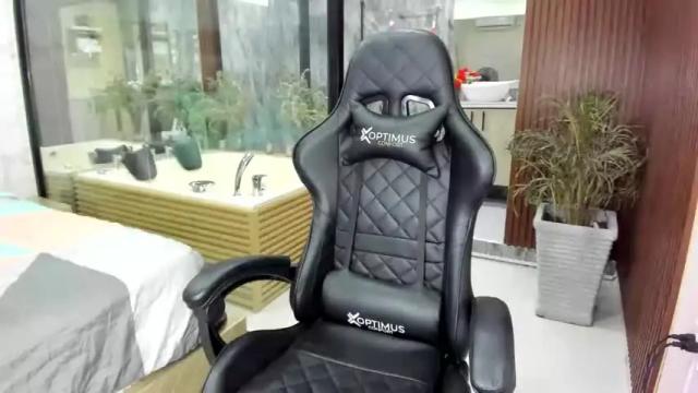 Image 3 of dirtylalitaxx Stream on Chaturbate on 13 months ago