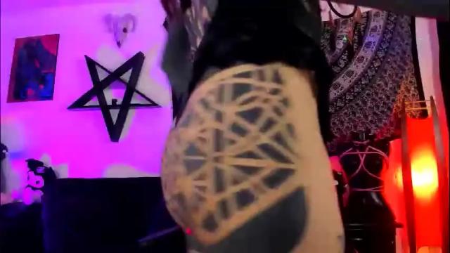 Image 6 of dirtyonix Stream on Chaturbate on 2 months ago