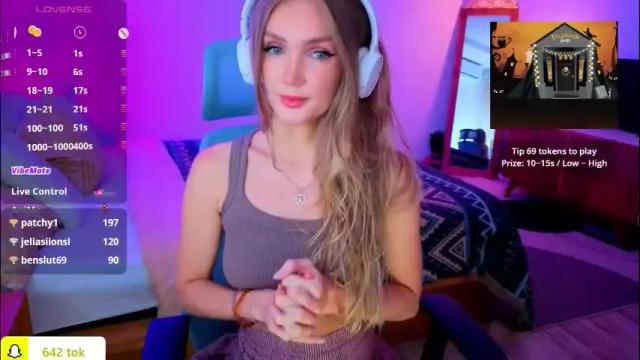 Image 8 of disney__princess Stream on Chaturbate on 12 days ago