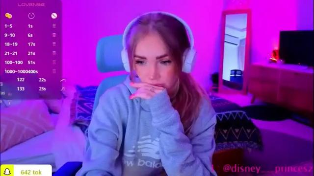 Image 3 of disney__princess Stream on Chaturbate on 1 month ago