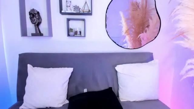 Image 2 of divine_amy Stream on Chaturbate on 14 months ago