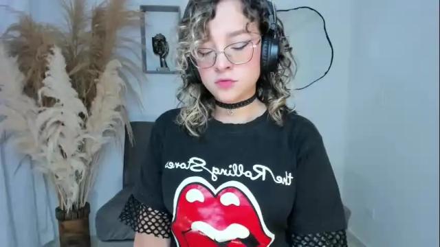 Image 12 of divine_amy Stream on Chaturbate on 2 days ago