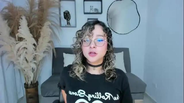 Image 8 of divine_amy Stream on Chaturbate on 2 days ago