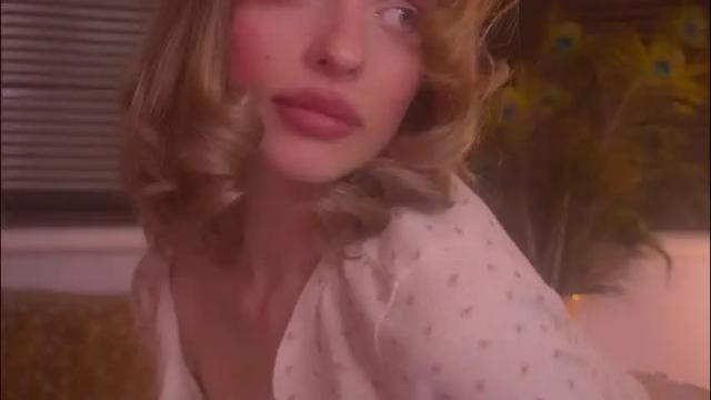 Image 2 of divine_lights Stream on Chaturbate on 1 month ago