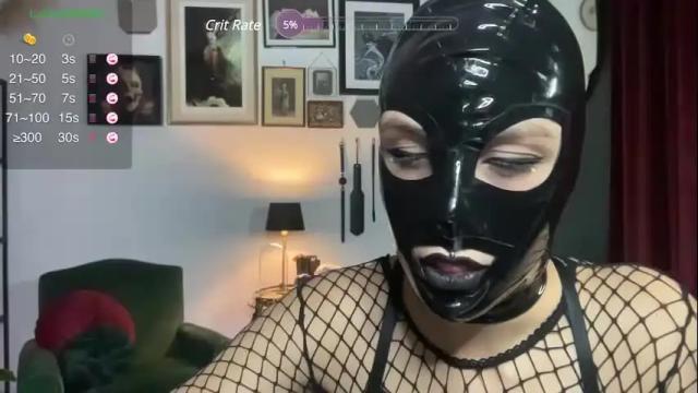 Image 4 of divinelea Stream on Chaturbate on 18 months ago