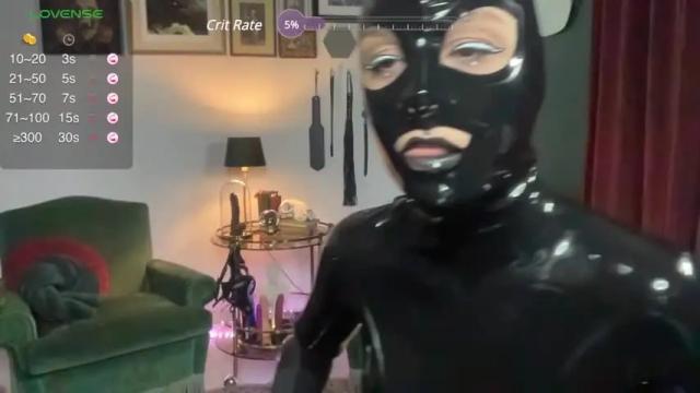 Image 7 of divinelea Stream on Chaturbate on 18 months ago
