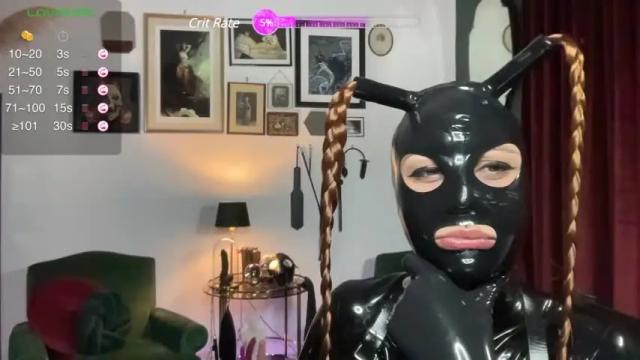 Image 12 of divinelea Stream on Chaturbate on 18 months ago