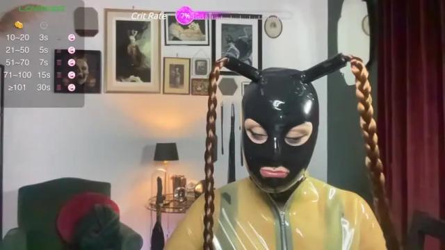 Image 7 of divinelea Stream on Chaturbate on 17 months ago