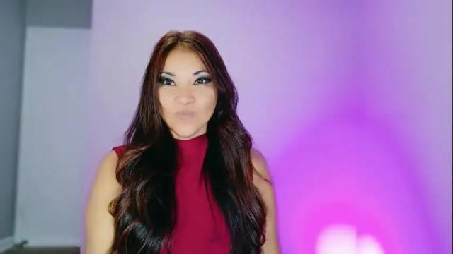 Image 3 of divinelynn Stream on Chaturbate on 4 months ago