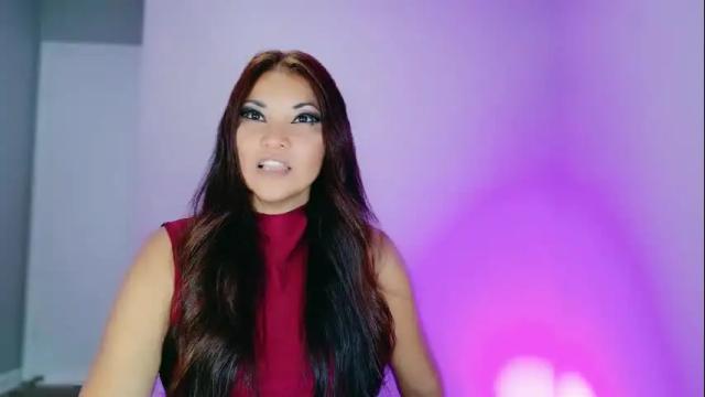 Image 7 of divinelynn Stream on Chaturbate on 4 months ago