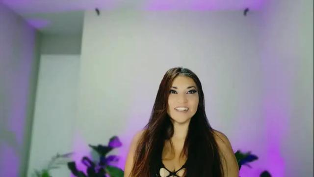 Image 10 of divinelynn Stream on Chaturbate on 2 months ago