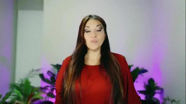 Image 2 of divinelynn Stream on Chaturbate on 2 months ago