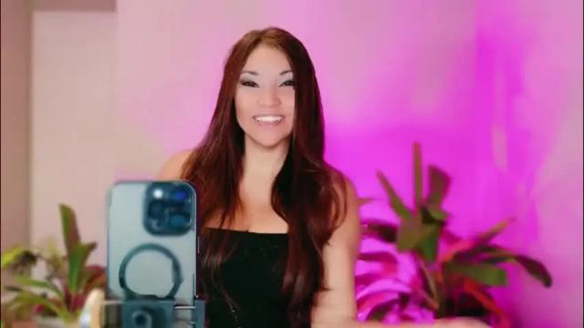 Image 7 of divinelynn Stream on Chaturbate on 15 days ago