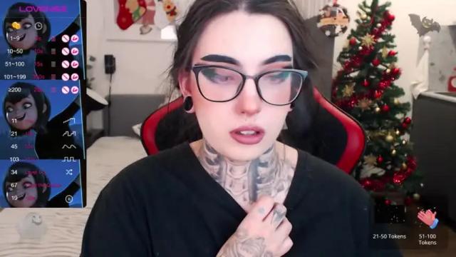 Image 3 of dixi_pixi_ Stream on Chaturbate on 17 months ago