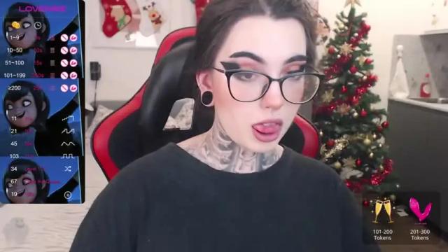 Image 3 of dixi_pixi_ Stream on Chaturbate on 17 months ago