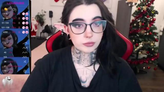 Image 3 of dixi_pixi_ Stream on Chaturbate on 16 months ago