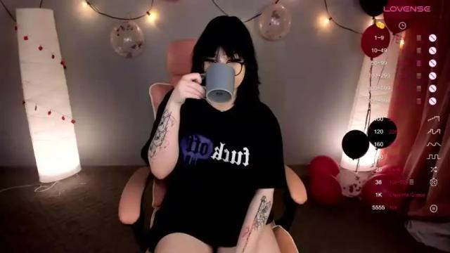 Image 7 of dj_molly Stream on Chaturbate on 17 months ago