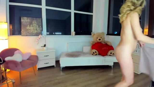 Image 6 of dolce_eva Stream on Chaturbate on 16 months ago