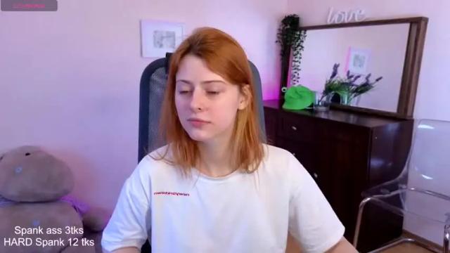 Image 2 of doll_lesli Stream on Chaturbate on 12 months ago
