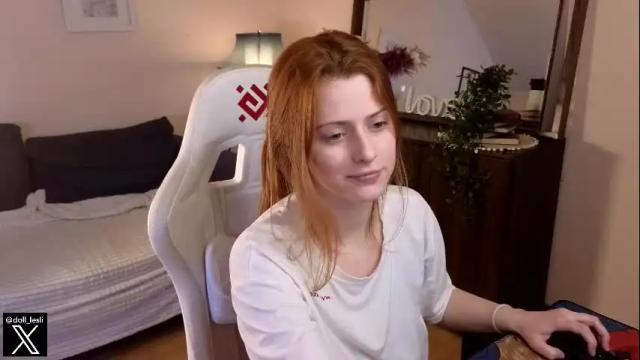 Image 3 of doll_lesli Stream on Chaturbate on 1 month ago