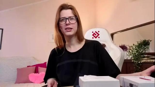 Image 3 of doll_lesli Stream on Chaturbate on 1 month ago