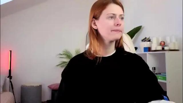 Image 2 of doll_lesli Stream on Chaturbate on 1 month ago