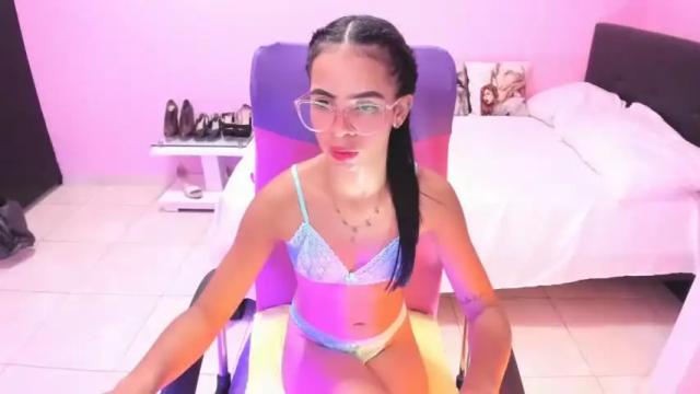 Image 7 of doll_squirtt Stream on Chaturbate on 14 months ago
