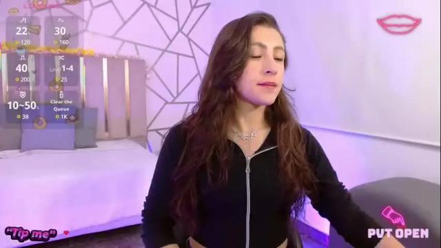 Image 3 of doll_tay Stream on Chaturbate on 1 month ago