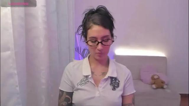 Image 11 of doll_waif Stream on Chaturbate on 2 months ago