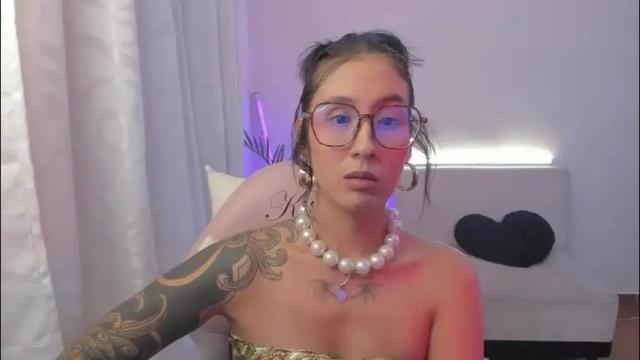 Image 10 of doll_waif Stream on Chaturbate on 26 days ago