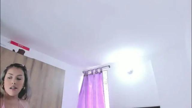 Image 2 of dolly_walker Stream on Chaturbate on 2 months ago