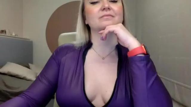 Image 12 of dom_mummy Stream on Chaturbate on 13 months ago