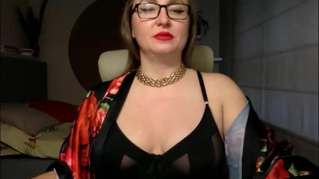 Image 2 of dom_mummy Stream on Chaturbate on 12 days ago