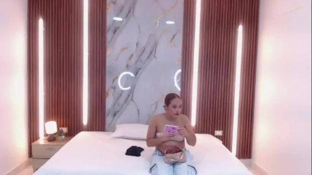 Image 3 of domenica_west Stream on Chaturbate on 24 days ago