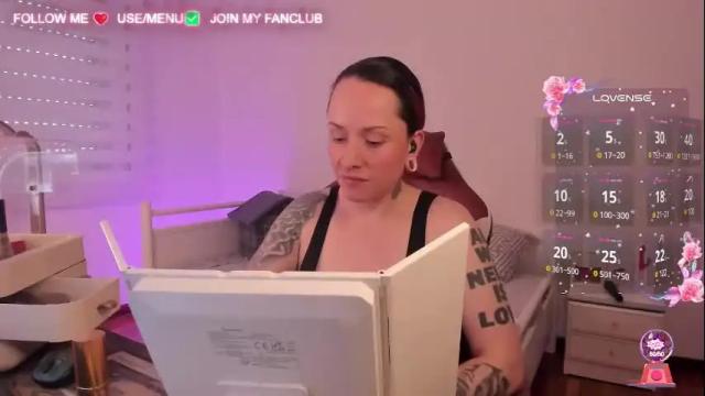 Image 2 of domina_deivis Stream on Chaturbate on 1 month ago