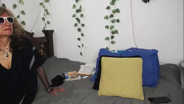 Image 4 of dominaleona Stream on Chaturbate on 2 months ago