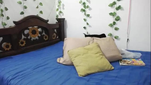Image 3 of dominaleona Stream on Chaturbate on 1 month ago