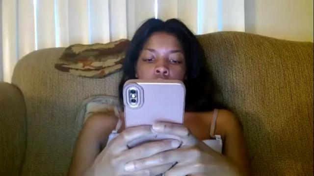 Image 2 of dominantkittyy Stream on Chaturbate on 16 months ago
