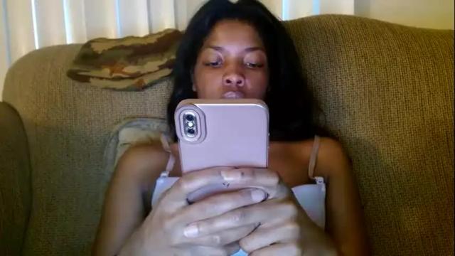 Image 3 of dominantkittyy Stream on Chaturbate on 16 months ago