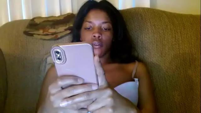 Image 4 of dominantkittyy Stream on Chaturbate on 16 months ago