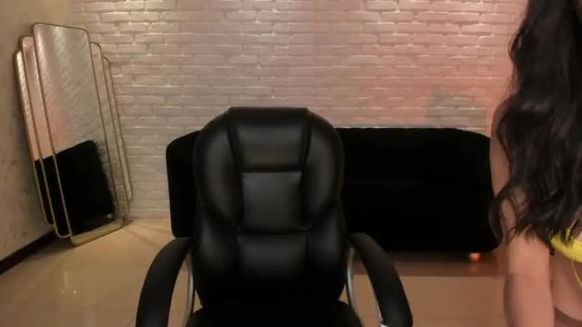 Image 4 of dominiquevega_ Stream on Chaturbate on 14 months ago