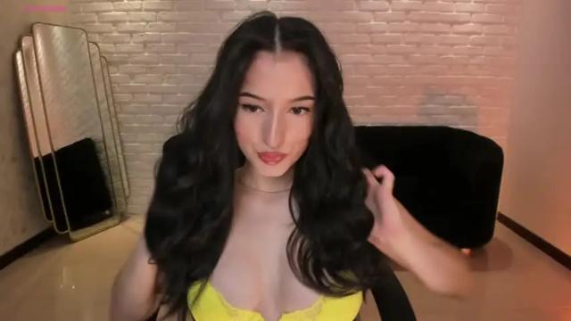 Image 8 of dominiquevega_ Stream on Chaturbate on 14 months ago