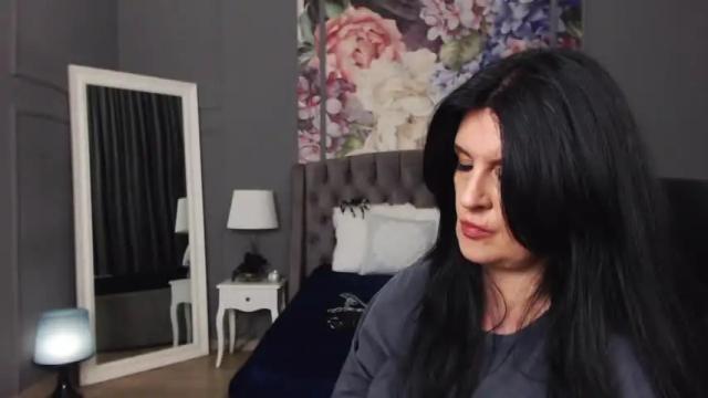 Image 2 of dommelisa Stream on Chaturbate on 12 months ago